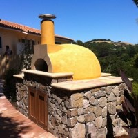 Outdoor Wood-Fired Pizza Ovens – Houston’s Hot New Trend